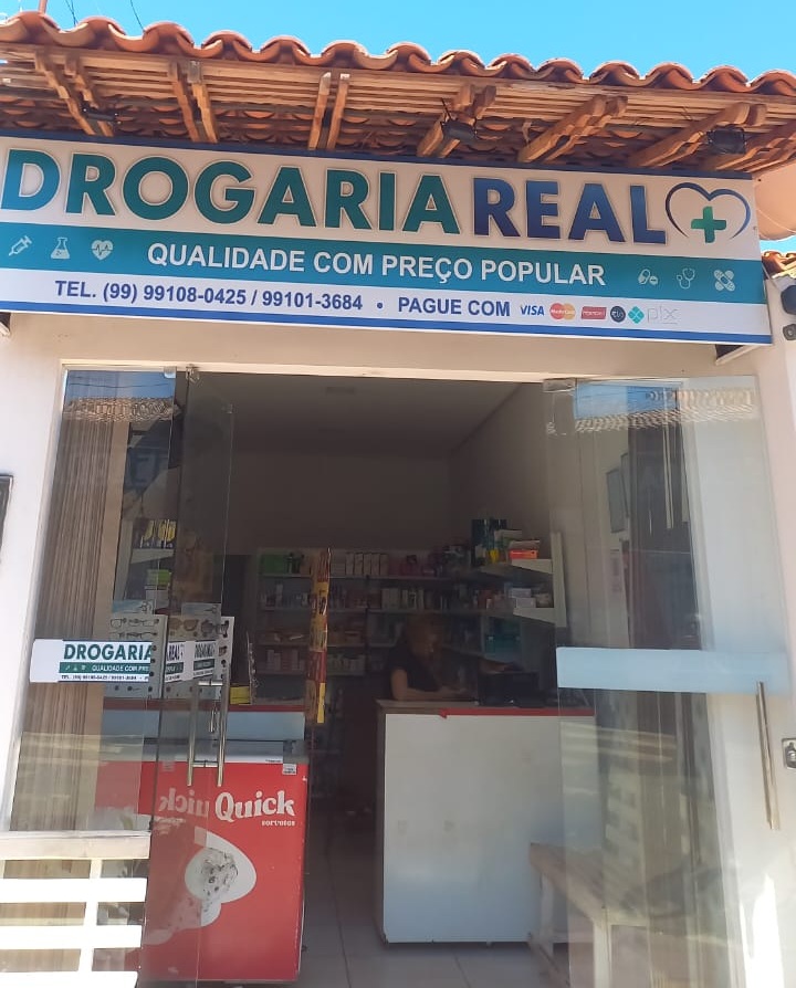 Fachada da Drogaria Real em Tuntum
